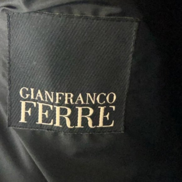 Gianfranco Ferre Gray Coat, Size 42, Angor, Silk, Polyester, Missing one button - Picture 7 of 9
